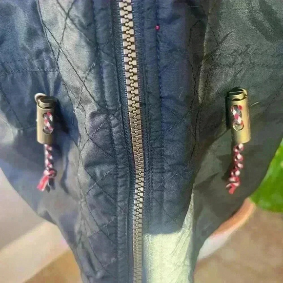 Edelweiss Vintage winter coat. Mid-weight. Large. Black and Red. Floral trim. - Picture 9 of 15